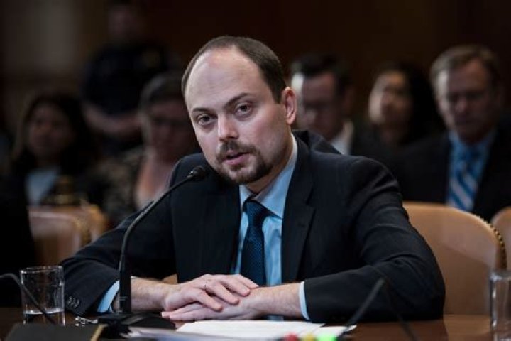 Vladimir Kara-Murza Bio, Age, Parents, Siblings, Wife, Children